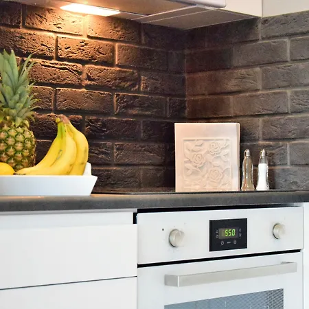 Hotell Homely Place Center 3*