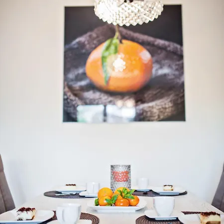 Homely Place Center Hotell