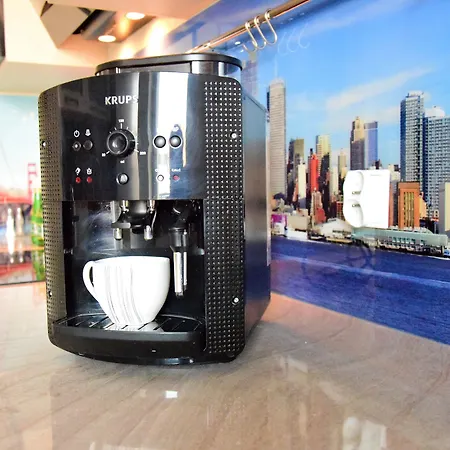 Homely Place Center Hotell 3*