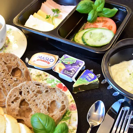 Hotell Homely Place Center 3*