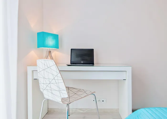 Hotel Homely Place Center