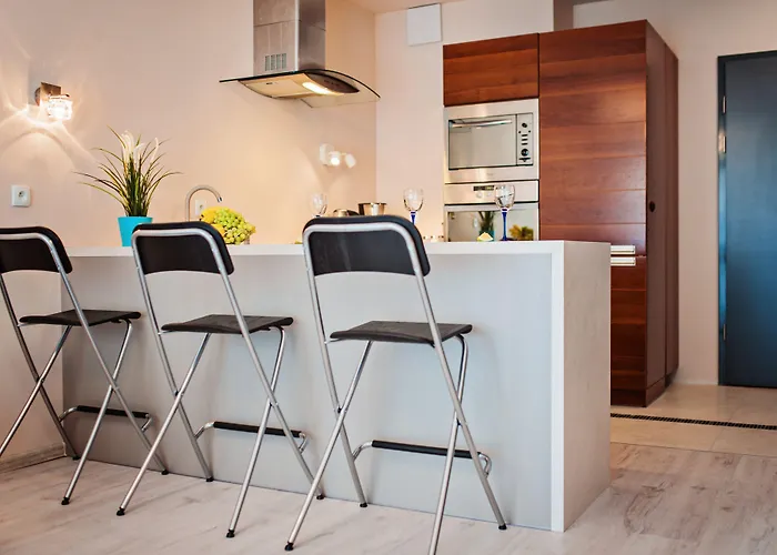 Hotel Homely Place Center 3*