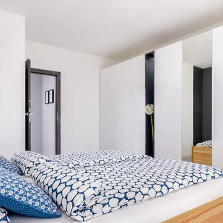 Homely Place Center 3* Познань