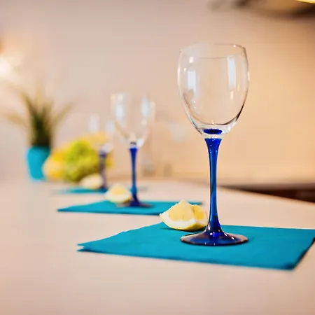 Homely Place Center Hotel