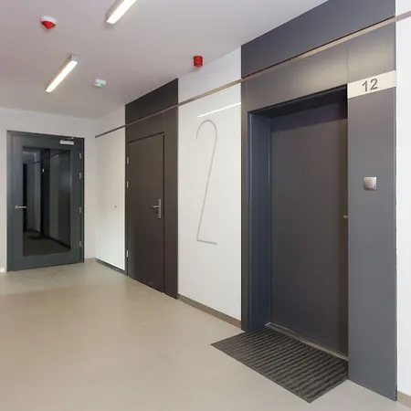 Отель Homely Place Center 3*